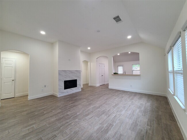 2431 Morgan Ridge Ln in Spring, TX - Foto de edificio - Building Photo