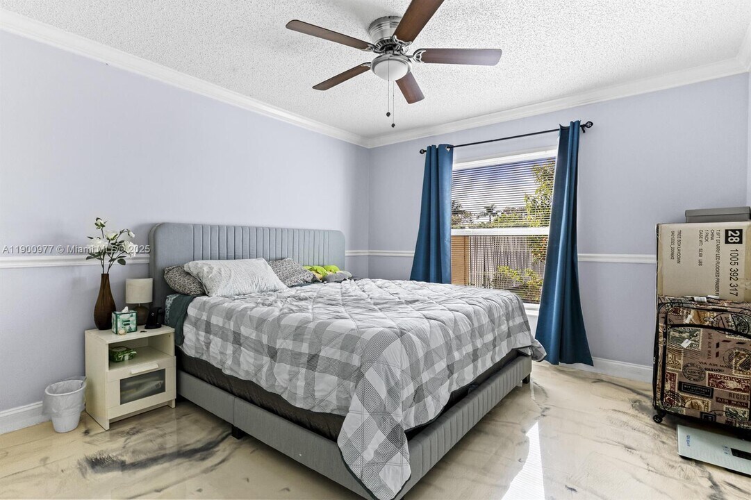 6627 Rainwood Cove Ln in Greenacres, FL - Building Photo