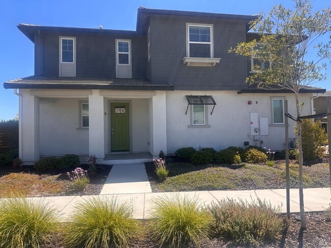 property at 2476 Laramie Cir