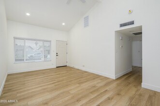 1132 W Laguna Azul Ave in Mesa, AZ - Building Photo - Building Photo