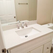 5140 SE 31st St, Unit Unit B in Ocala, FL - Foto de edificio - Building Photo