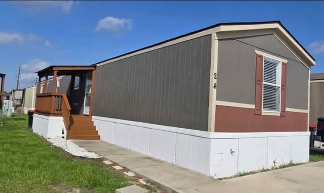 1120 N Vista Dr in Houston, TX - Building Photo - Building Photo