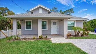 27304 Dortch Ave in Bonita Springs, FL - Building Photo