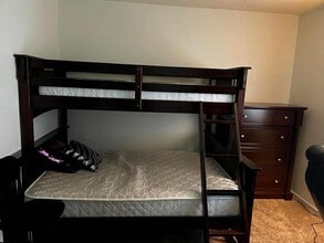 8935 El Mirador Dr, Unit 2 in Elk Grove, CA - Foto de edificio - Building Photo