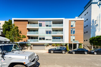 Brentwood Savoy in Los Angeles, CA - Foto de edificio - Building Photo