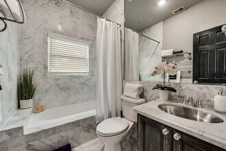 4417 Swiss Ave in Dallas, TX - Building Photo - Building Photo