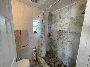 769 NW 10th St in Miami, FL - Building Photo - Building Photo