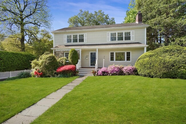 property at 370 Oakland Beach Ave