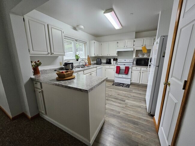 23 Beaver Pond Rd, Unit 23 in Brunswick, ME - Foto de edificio - Building Photo