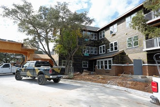 The Oaks Gracious Retirement Living in Georgetown, TX - Building Photo - Building Photo