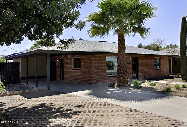 property at 2219 W Indianola Ave