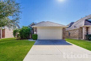 10338 Whisper Bluff Dr in Humble, TX - Building Photo