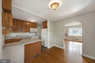 14 E Myrtle St in Alexandria, VA - Foto de edificio - Building Photo