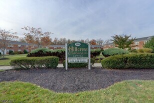 666 Bloomfield Ave in West Caldwell, NJ - Building Photo