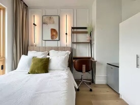 Furnished room/NOT APARTMENT in Brooklyn, NY - Building Photo