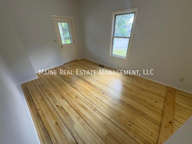 24 Call Rd in Milford, ME - Building Photo - Building Photo