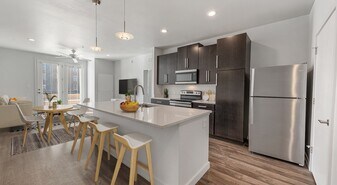 FLATZ 432 in Midland, TX - Building Photo