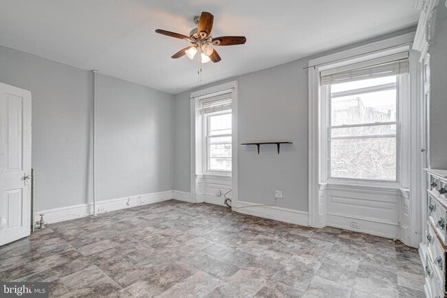 property at 941 N 4th St