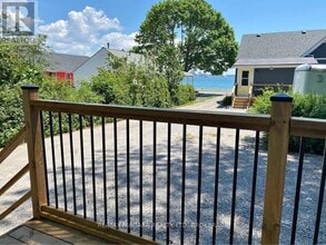 474 Lakeshore Rd in Fort Erie, ON - Building Photo - Building Photo