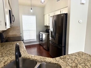 178 April Point Dr N in Montgomery, TX - Foto de edificio - Building Photo