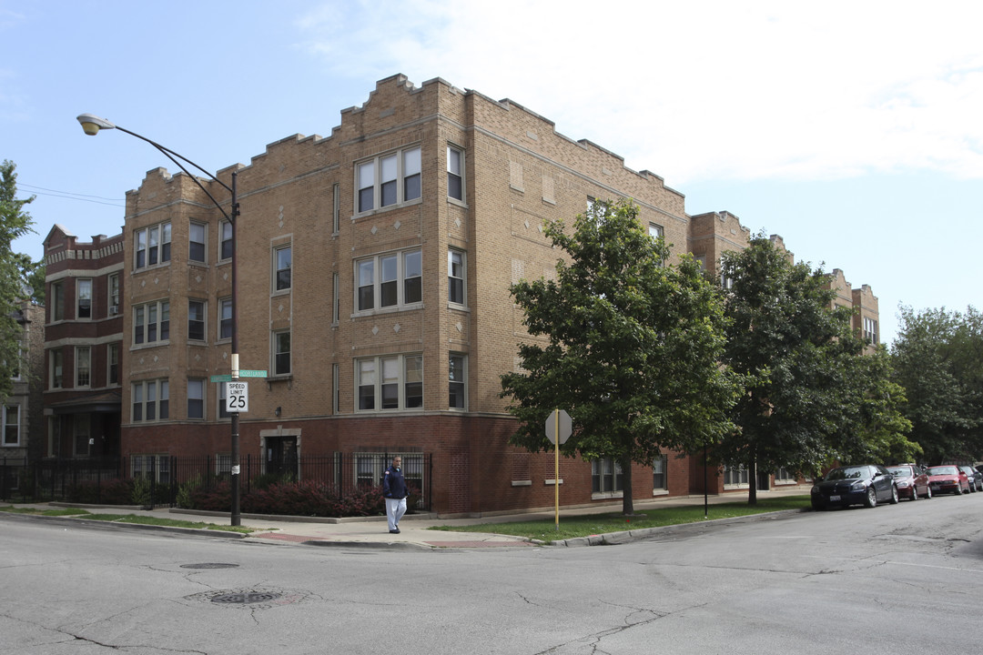 1901 N Kimball Ave in Chicago, IL - Foto de edificio