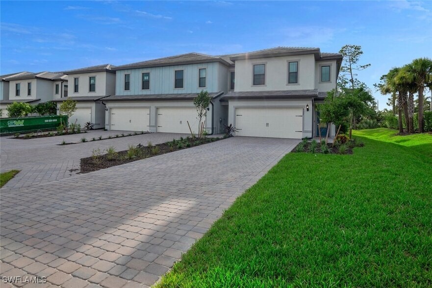 4322 Sonoma Oaks Dr in Naples, FL - Building Photo