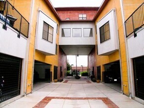 3295 Blake St in Denver, CO - Building Photo - Building Photo