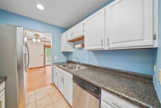 808 Shakespeare Dr in Grayslake, IL - Building Photo - Building Photo
