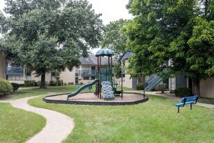 Buena Vista Apartments in Houston, TX - Building Photo
