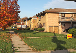 Astoria Commons in Midlothian, IL - Building Photo - Building Photo