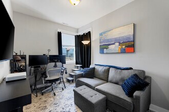 3026 N Allen Ave, Unit Unit 2 in Chicago, IL - Building Photo - Building Photo