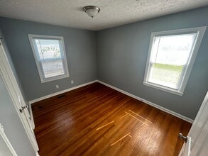 1562 Loney Ln in Louisville, KY - Building Photo - Building Photo