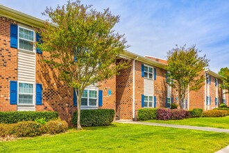 SoHo Apartment Homes in Durham, NC - Foto de edificio - Building Photo