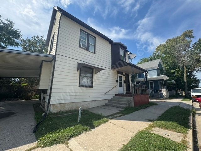 property at 1415 N Harrison St