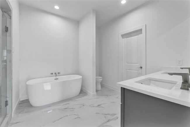property at 207 Edgewood St