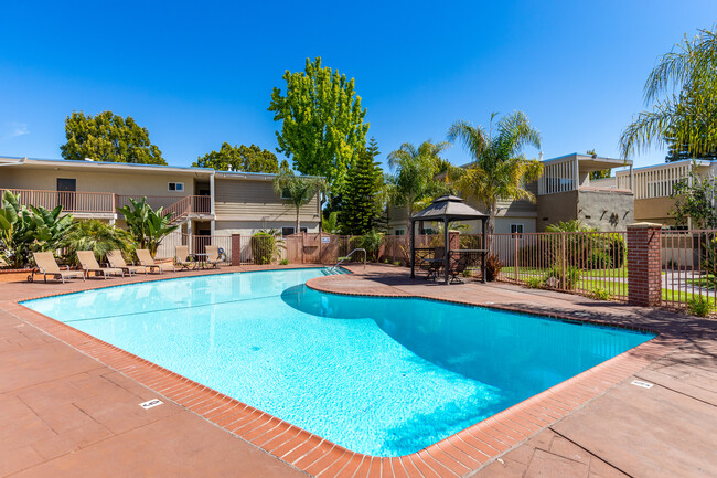 Magnolia Place Apartments in Sunnyvale, CA - Building Photo - Building Photo