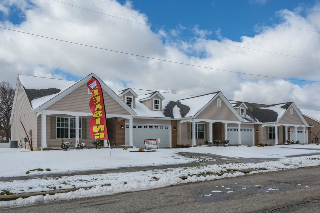 333 E Bath Rd in Cuyahoga Falls, OH - Building Photo