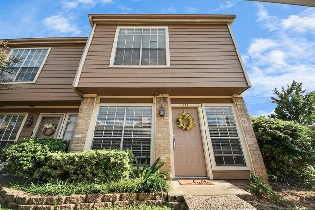 1860 White Oak Dr in Houston, TX - Building Photo - Building Photo