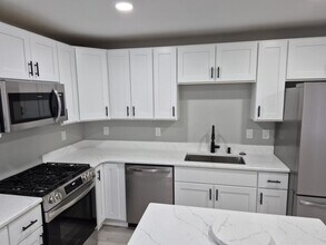 35047 Harroun St in Wayne, MI - Building Photo - Building Photo