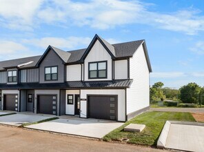 208 Jonathan Wade Prvt Cir in Clarksville, TN - Building Photo - Building Photo