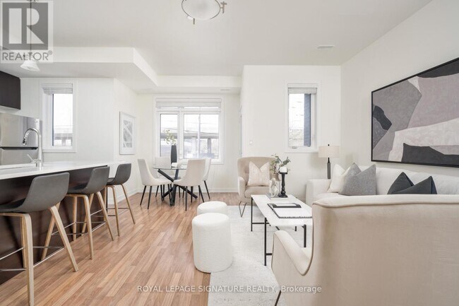 370 Red Maple Rd in Richmond Hill, ON - Building Photo - Building Photo