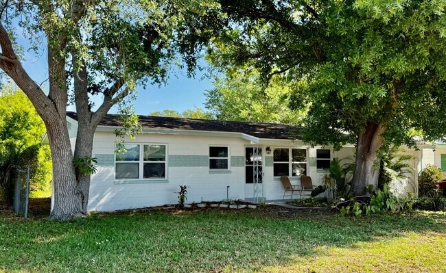 10189 106th Terrace in Largo, FL - Building Photo - Building Photo