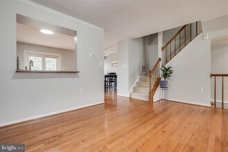 21186 Winding Brook Square in Ashburn, VA - Building Photo - Building Photo