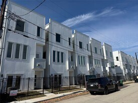 6350 Culberson St in Houston, TX - Building Photo
