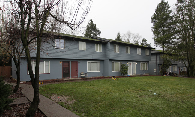 Cherry Hill Apartments in Newberg, OR - Building Photo - Building Photo