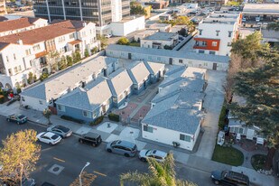 8116 3rd St in Downey, CA - Building Photo