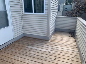 6831 N Frostwood Pkwy-Unit -21 in Peoria, IL - Foto de edificio - Building Photo