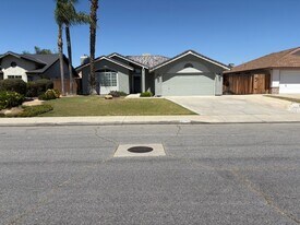 9912 Vanessa Ave in Bakersfield, CA - Building Photo