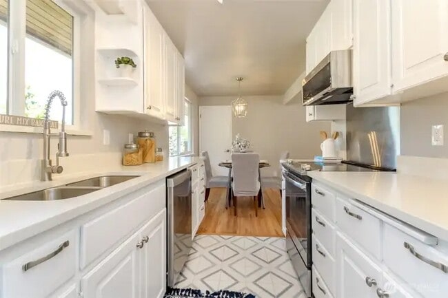 30240 7th Ave S in Federal Way, WA - Building Photo - Building Photo