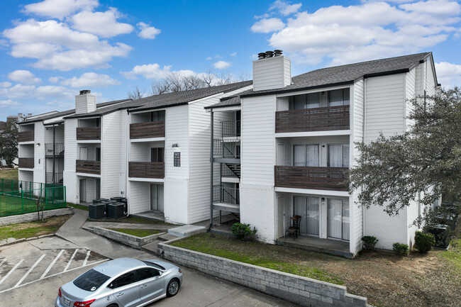 Hills at 5400 in Fort Worth, TX - Building Photo - Building Photo